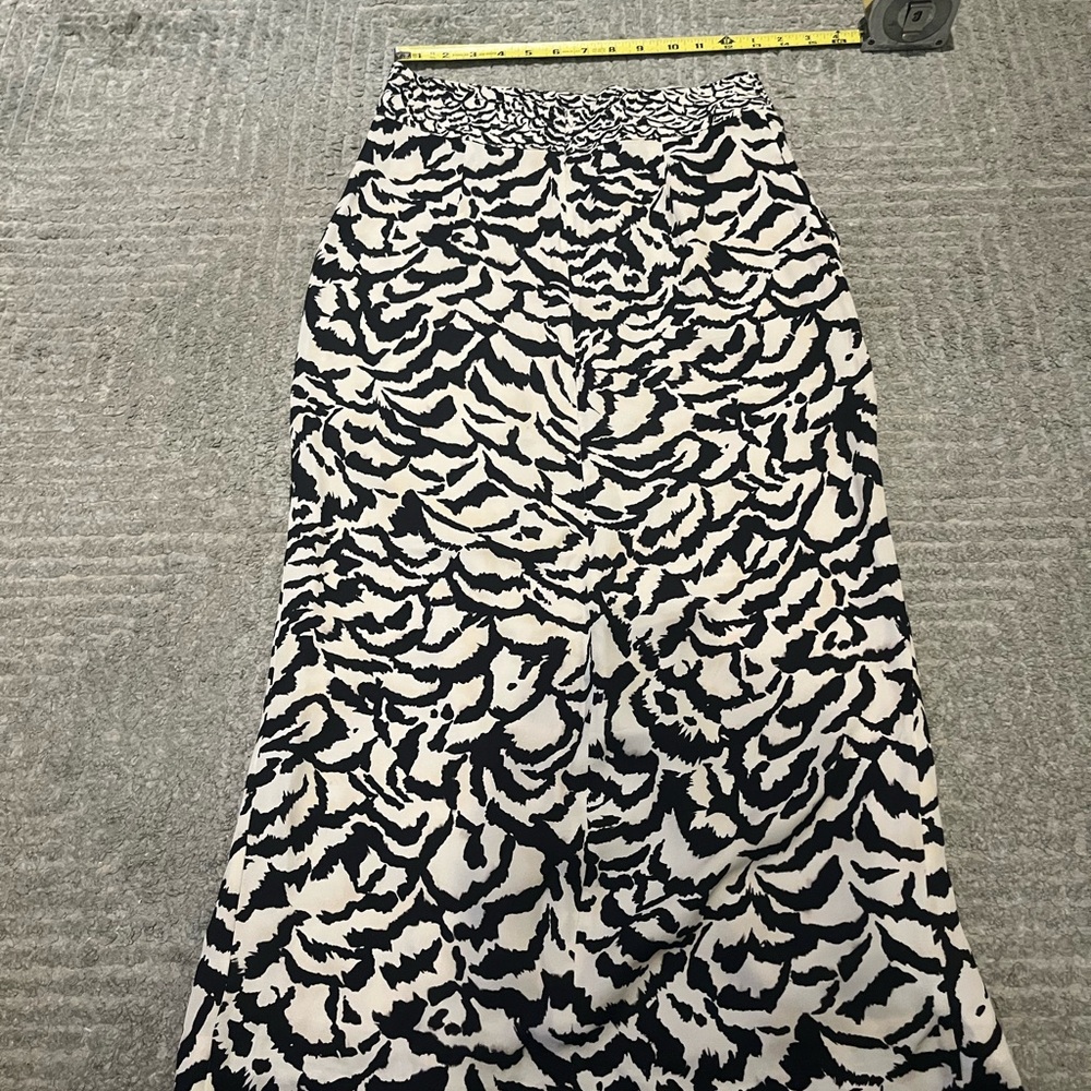 REISS London Black and White Midi Pencil Skirt with Slit - Picture 3 of 7